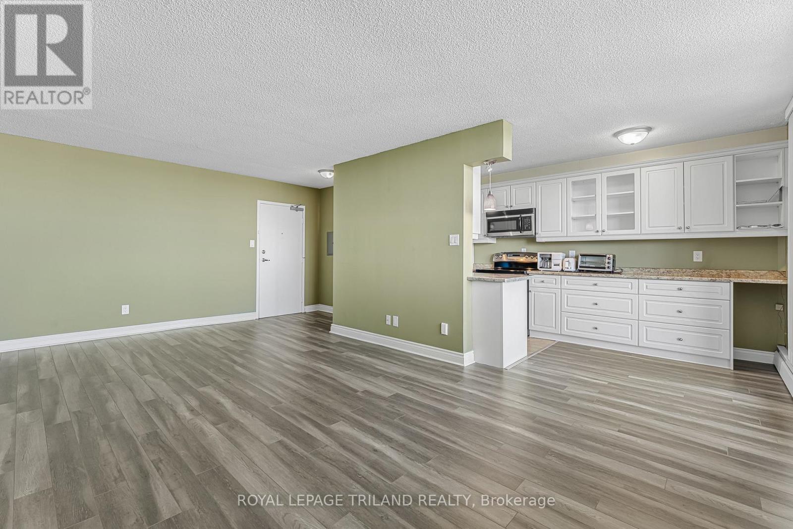 803 - 6400 Huggins Street, Niagara Falls, Ontario  L2J 3G5 - Photo 5 - X12502376