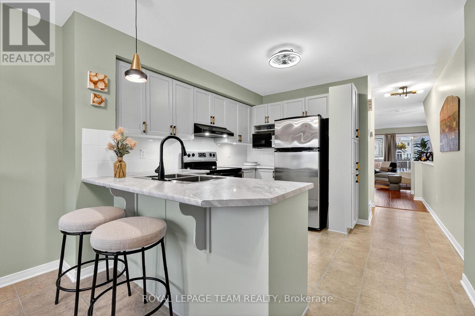 548 Lakeridge Drive Ne, Ottawa, Ontario  K4A 0H5 - Photo 10 - X12502344