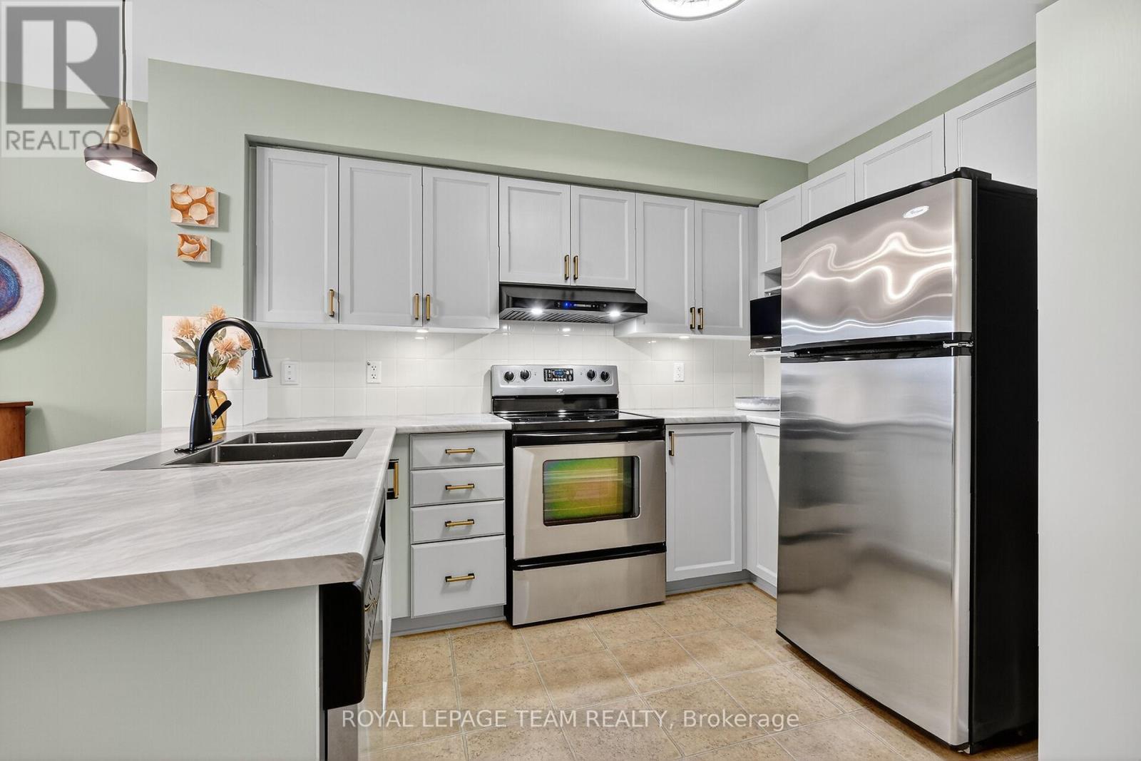 548 Lakeridge Drive Ne, Ottawa, Ontario  K4A 0H5 - Photo 12 - X12502344