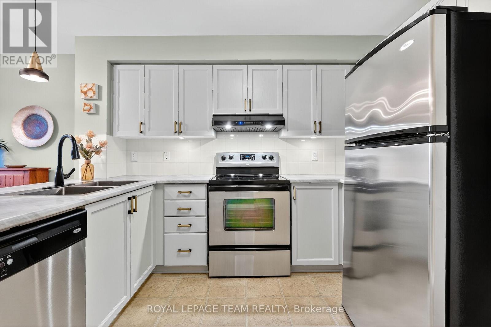 548 Lakeridge Drive Ne, Ottawa, Ontario  K4A 0H5 - Photo 15 - X12502344