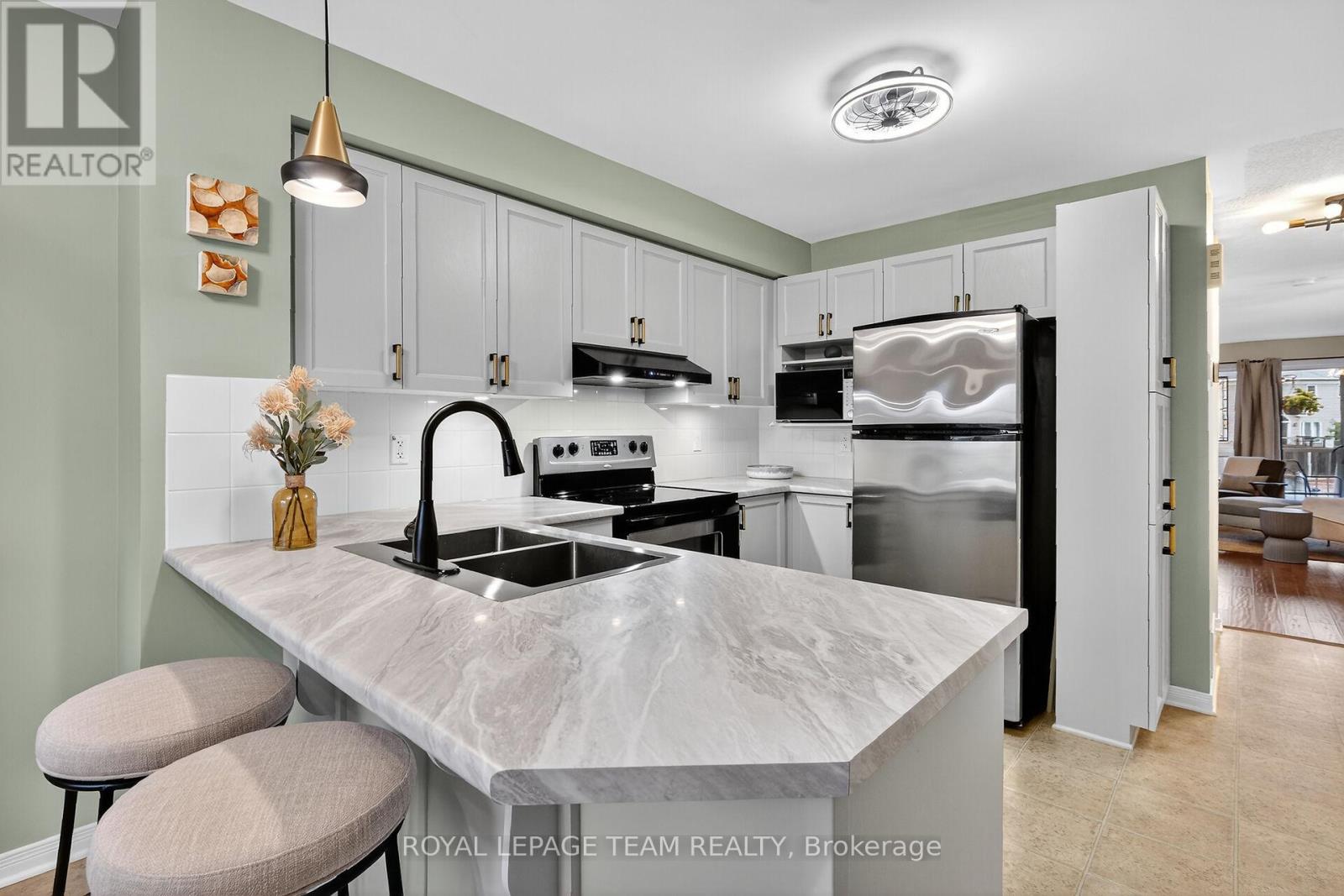 548 Lakeridge Drive Ne, Ottawa, Ontario  K4A 0H5 - Photo 16 - X12502344