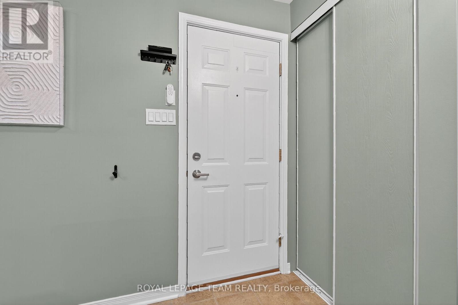 548 Lakeridge Drive Ne, Ottawa, Ontario  K4A 0H5 - Photo 5 - X12502344