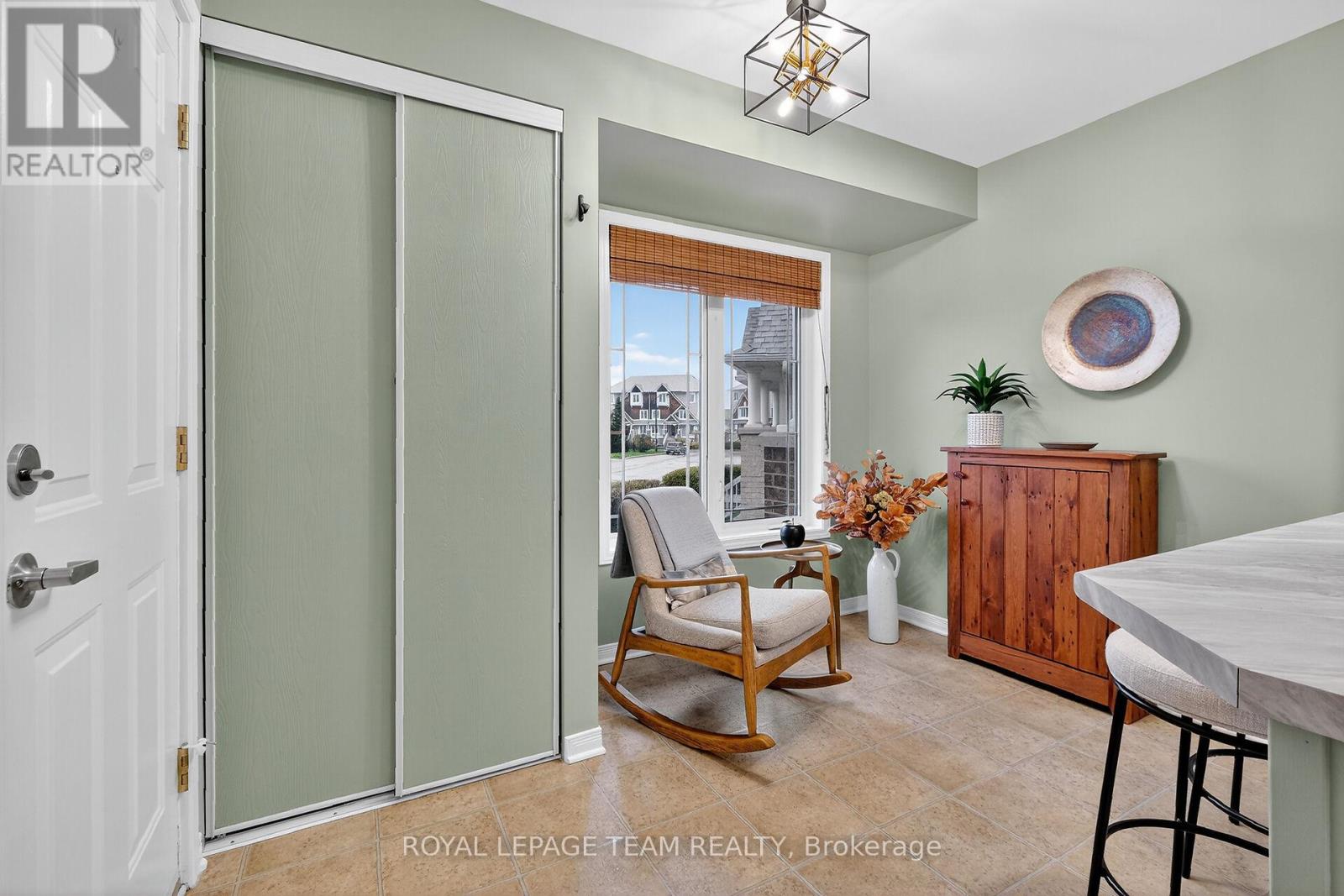 548 Lakeridge Drive Ne, Ottawa, Ontario  K4A 0H5 - Photo 6 - X12502344