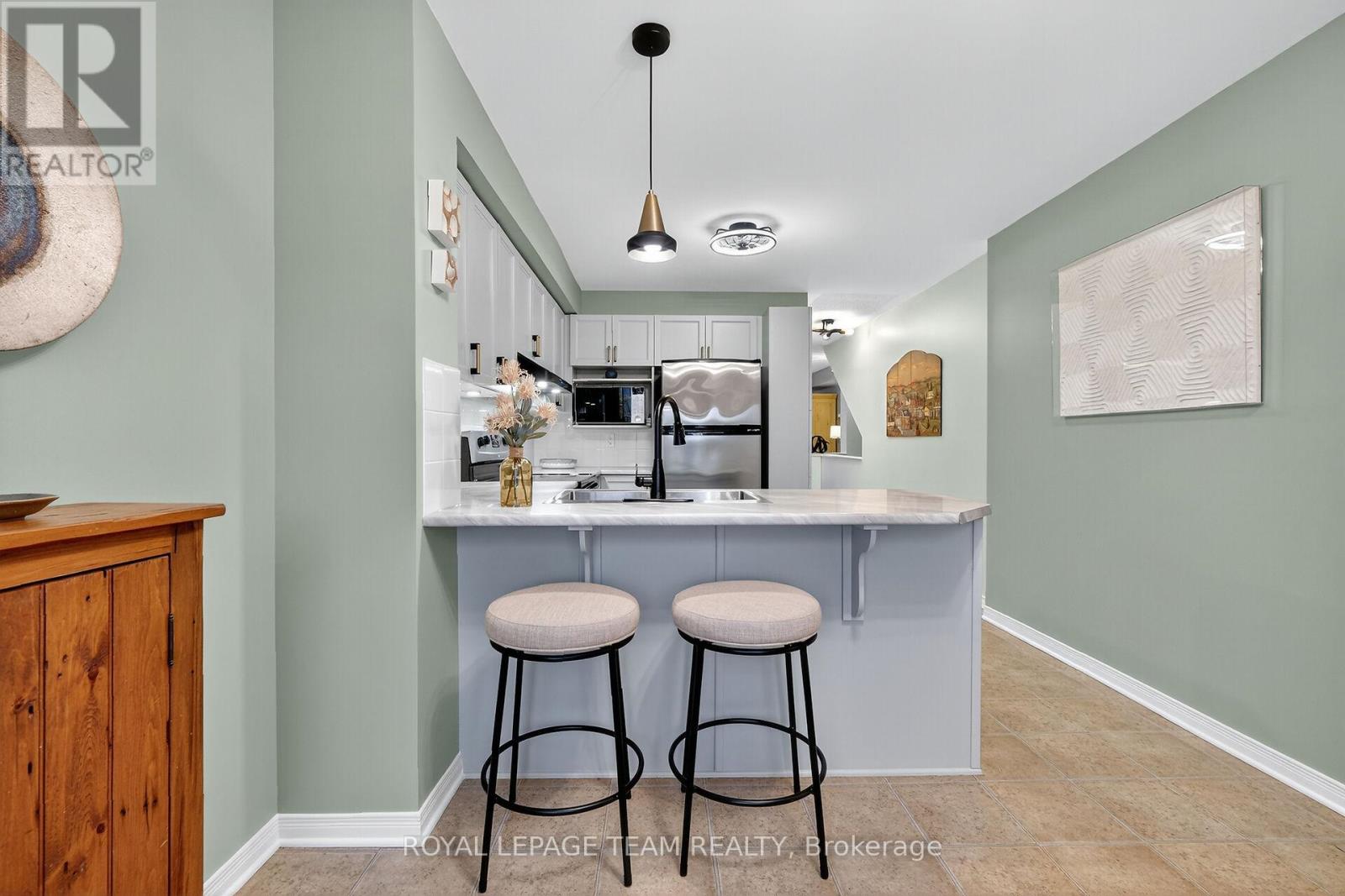 548 Lakeridge Drive Ne, Ottawa, Ontario  K4A 0H5 - Photo 9 - X12502344