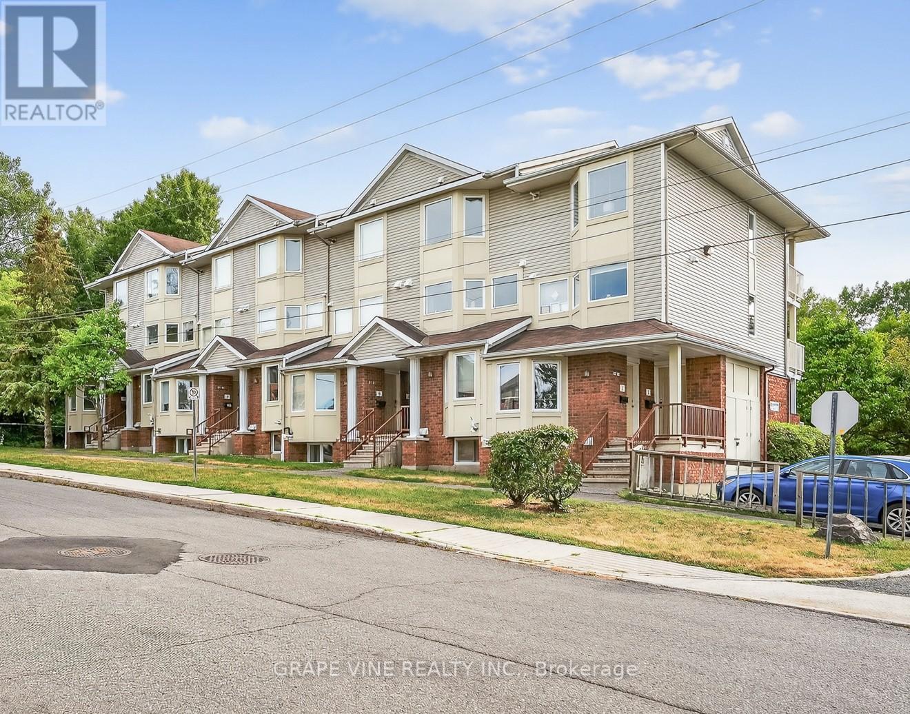 11 - 1400 WILDBERRY COURT, Ottawa, Ontario