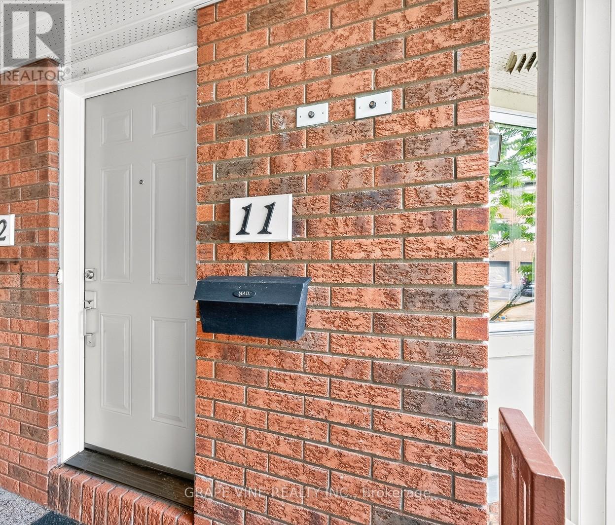 11 - 1400 Wildberry Court, Ottawa, Ontario  K1C 7K6 - Photo 2 - X12502350