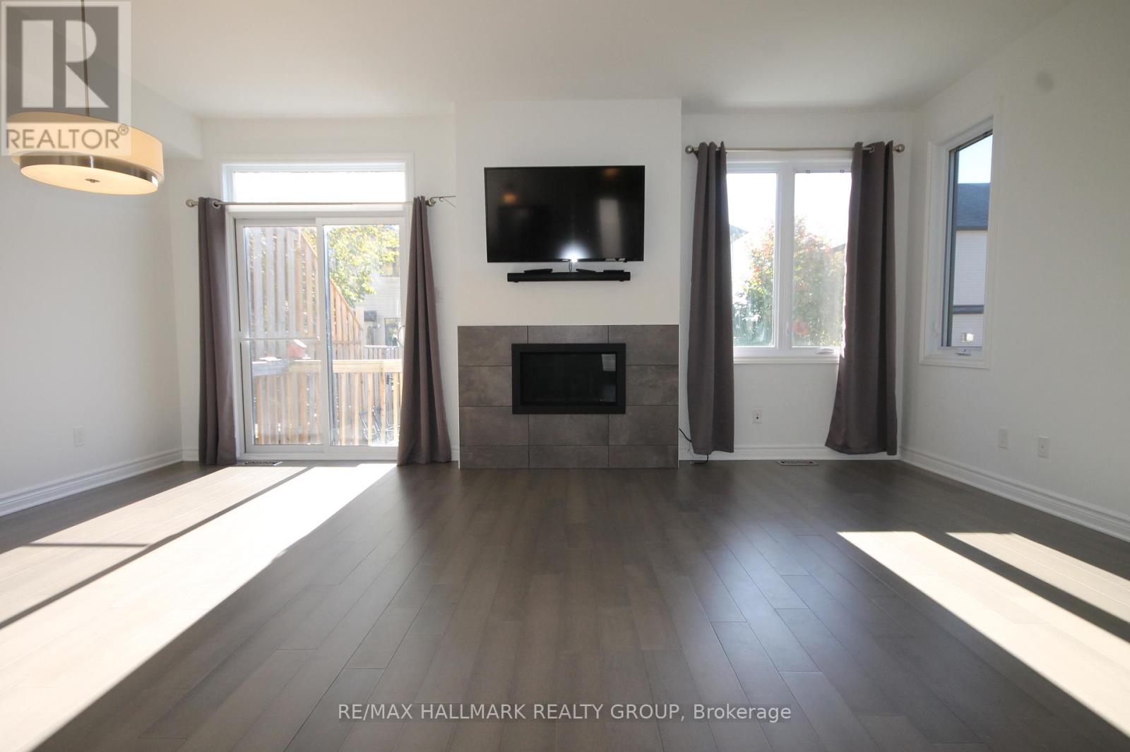 280 Munro Street, Carleton Place, Ontario  K7C 0P2 - Photo 10 - X12502420