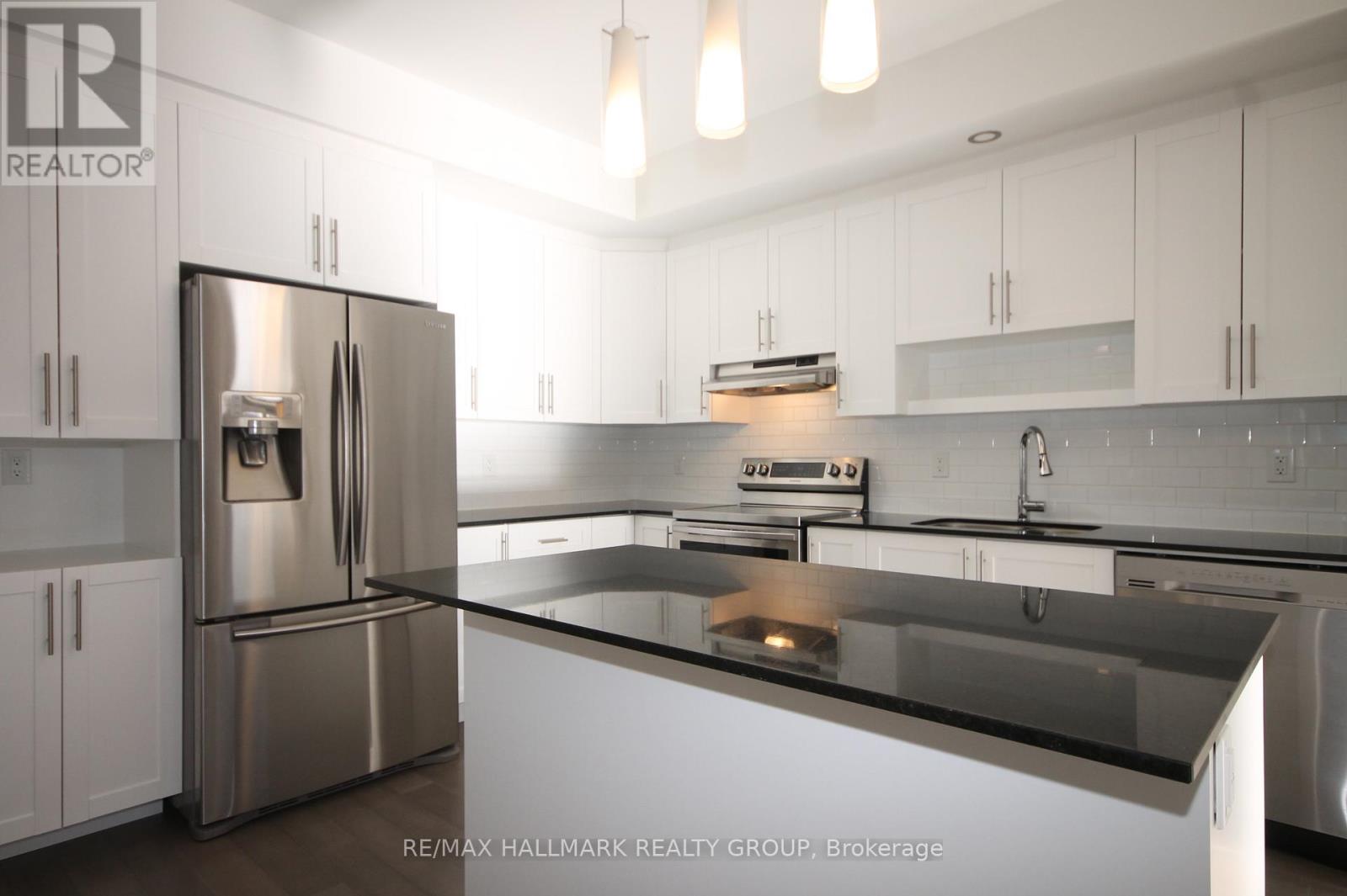 280 Munro Street, Carleton Place, Ontario  K7C 0P2 - Photo 7 - X12502420