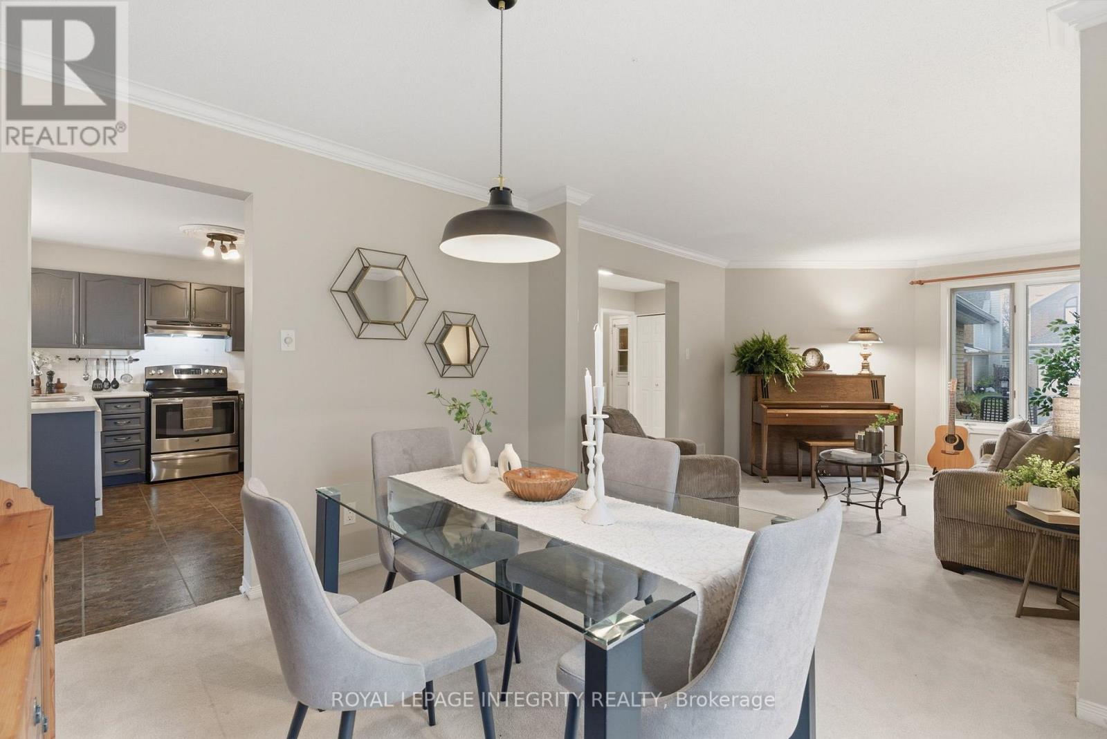 33 Wiltshire Circle, Ottawa, Ontario  K2J 4L1 - Photo 15 - X12502424