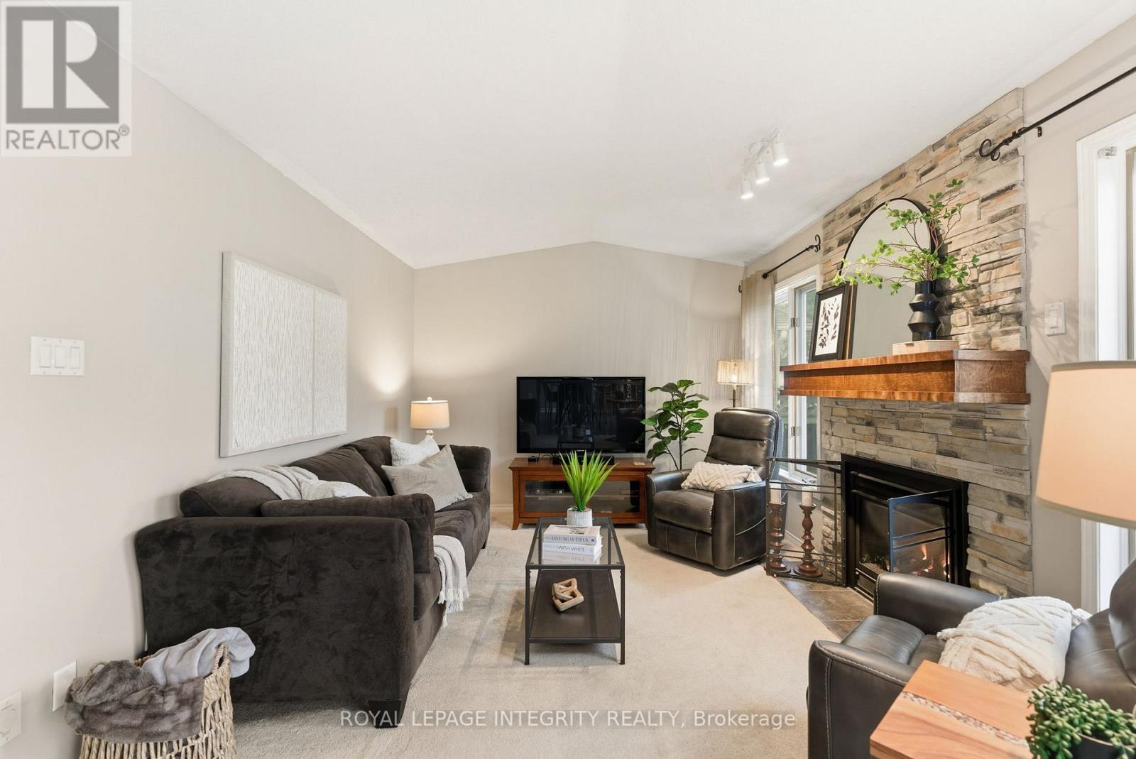 33 Wiltshire Circle, Ottawa, Ontario  K2J 4L1 - Photo 16 - X12502424