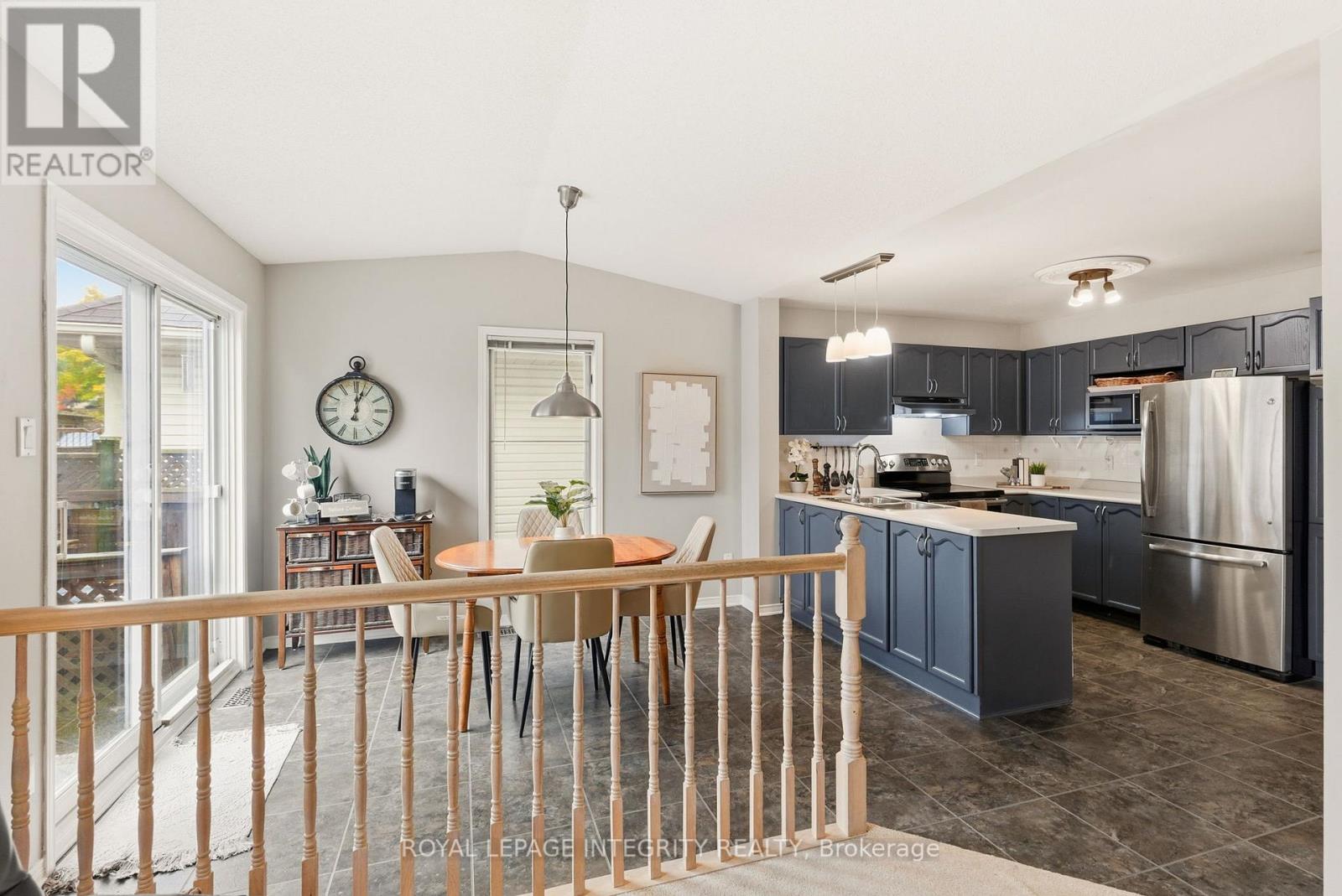 33 Wiltshire Circle, Ottawa, Ontario  K2J 4L1 - Photo 19 - X12502424