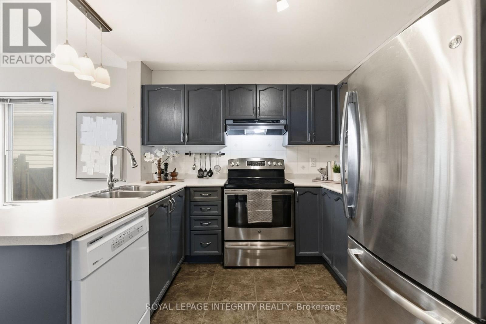 33 Wiltshire Circle, Ottawa, Ontario  K2J 4L1 - Photo 22 - X12502424