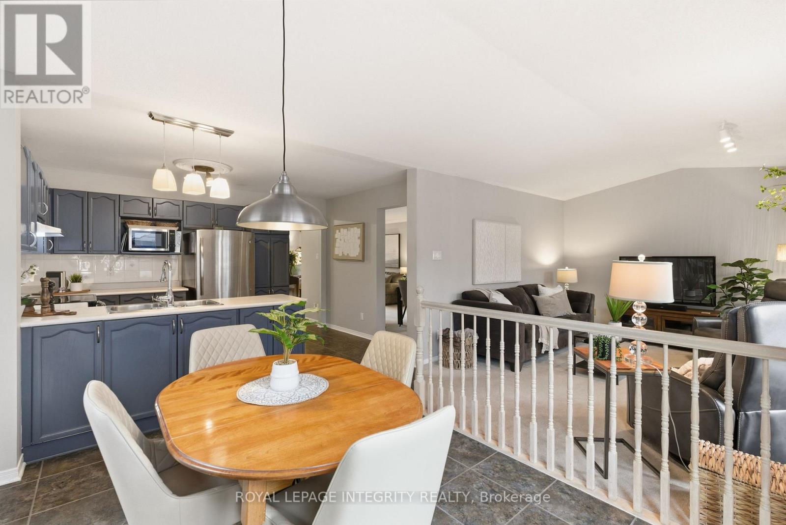 33 Wiltshire Circle, Ottawa, Ontario  K2J 4L1 - Photo 29 - X12502424