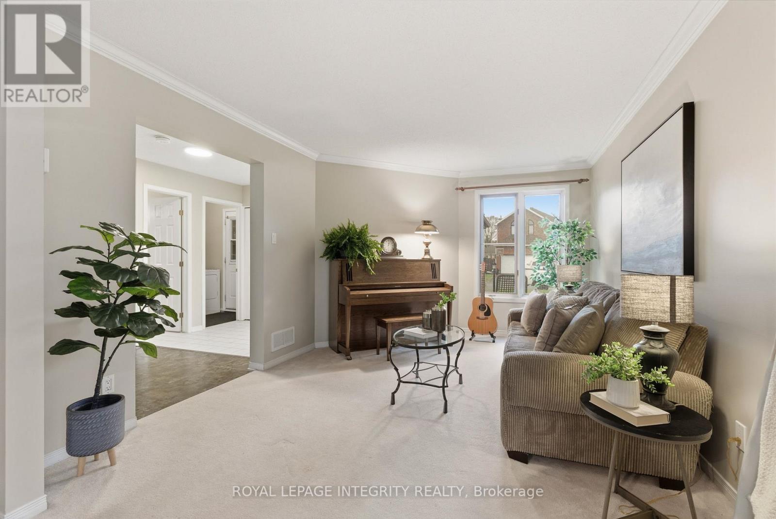 33 Wiltshire Circle, Ottawa, Ontario  K2J 4L1 - Photo 3 - X12502424