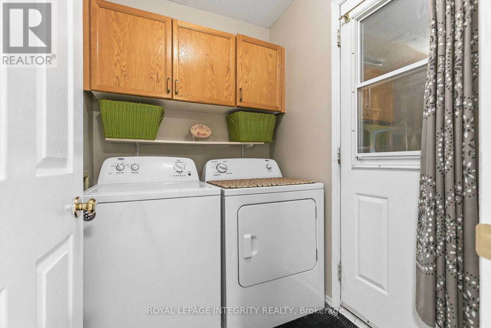 33 Wiltshire Circle, Ottawa, Ontario  K2J 4L1 - Photo 31 - X12502424