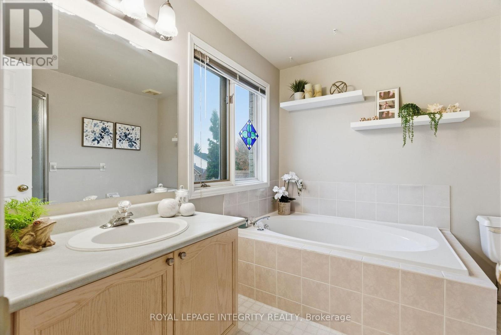 33 Wiltshire Circle, Ottawa, Ontario  K2J 4L1 - Photo 36 - X12502424