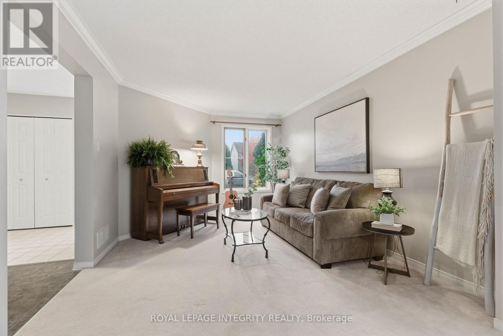 33 Wiltshire Circle, Ottawa, Ontario  K2J 4L1 - Photo 8 - X12502424