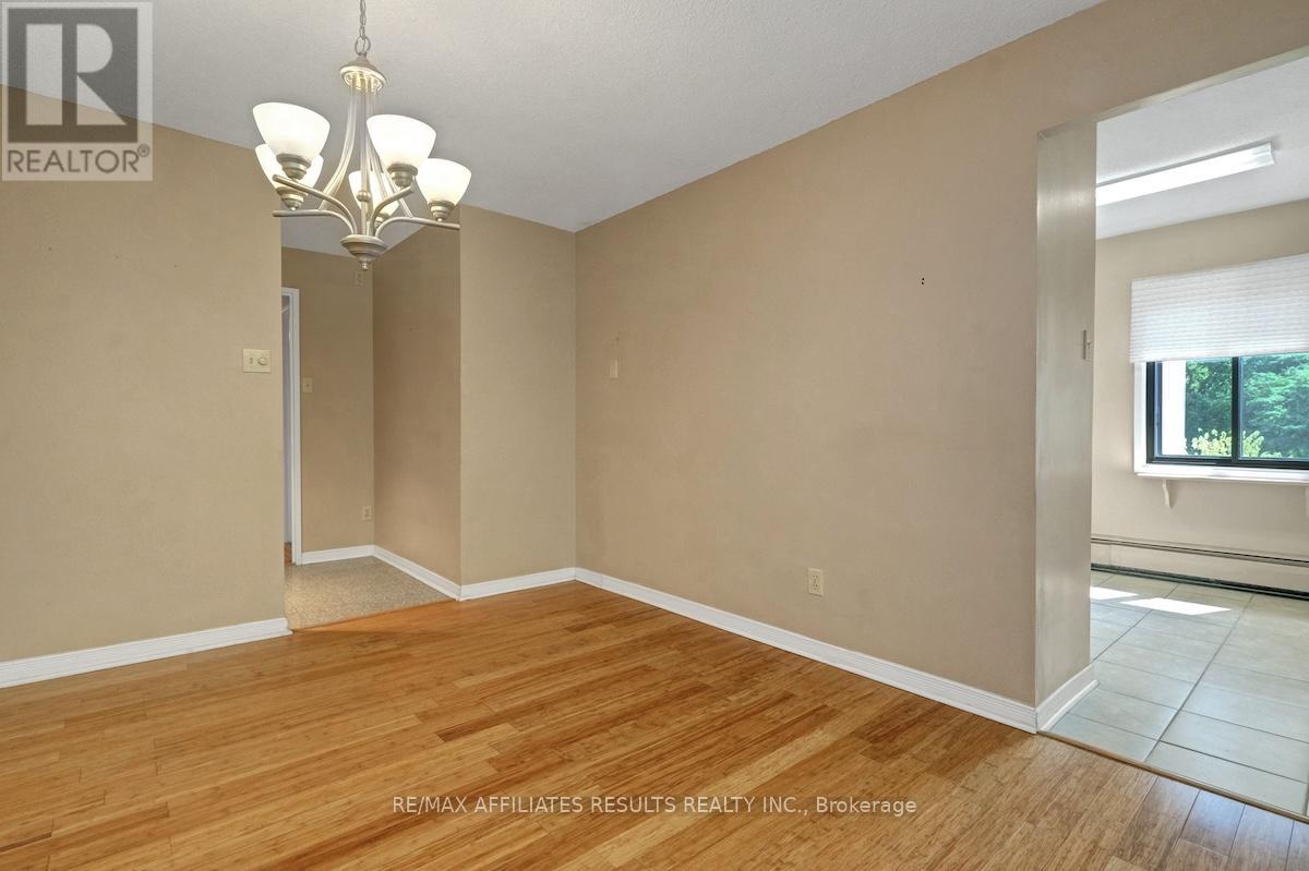 304 - 415 Greenview Avenue, Ottawa, Ontario  K2B 8G5 - Photo 13 - X12502456