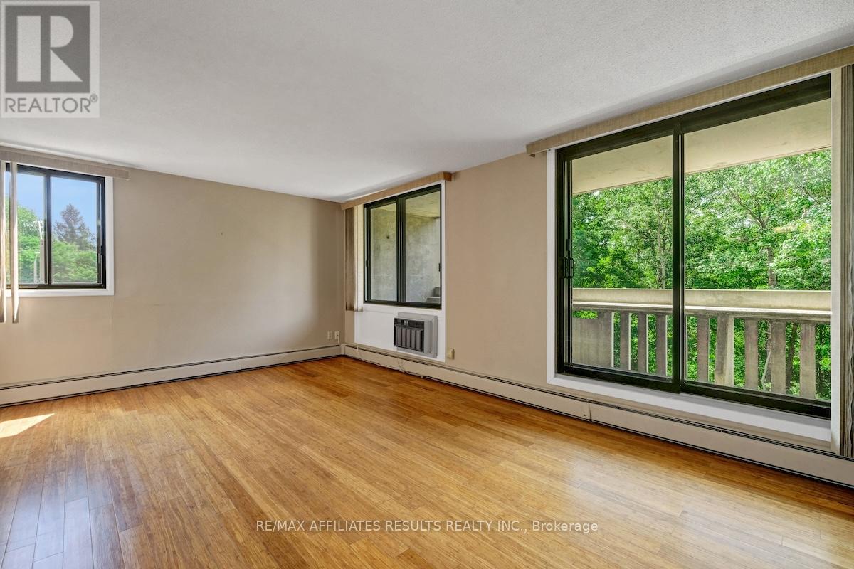 304 - 415 Greenview Avenue, Ottawa, Ontario  K2B 8G5 - Photo 5 - X12502456