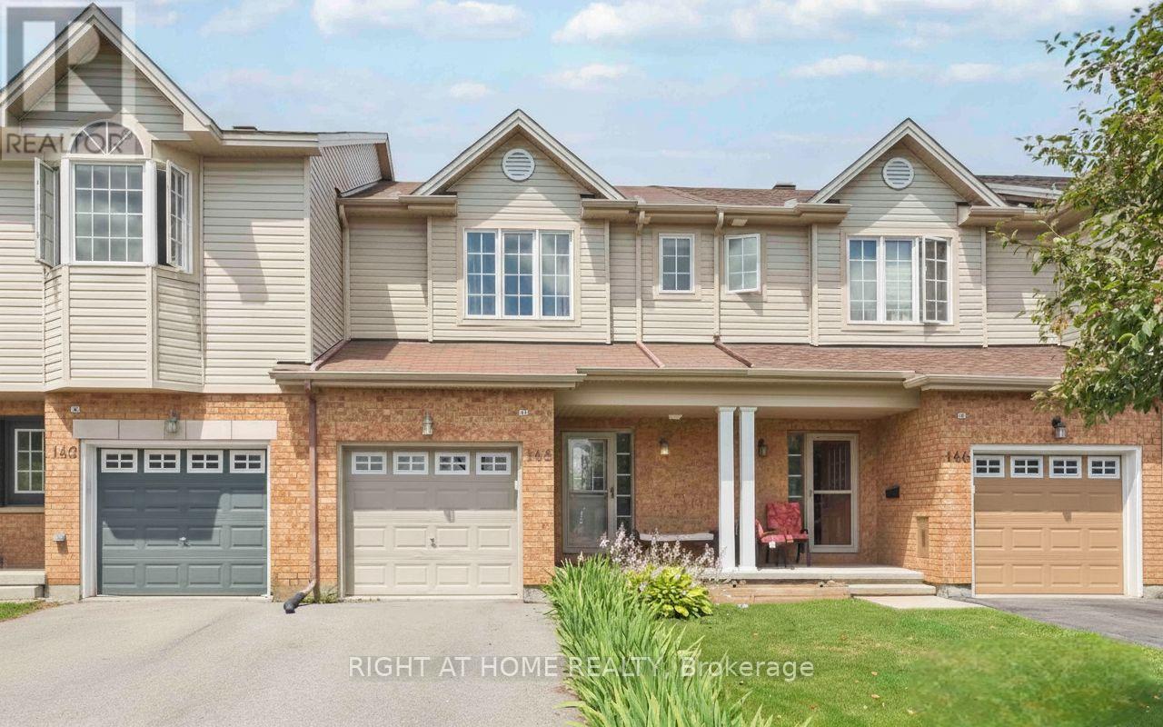 142 LOKOYA STREET, Ottawa, Ontario