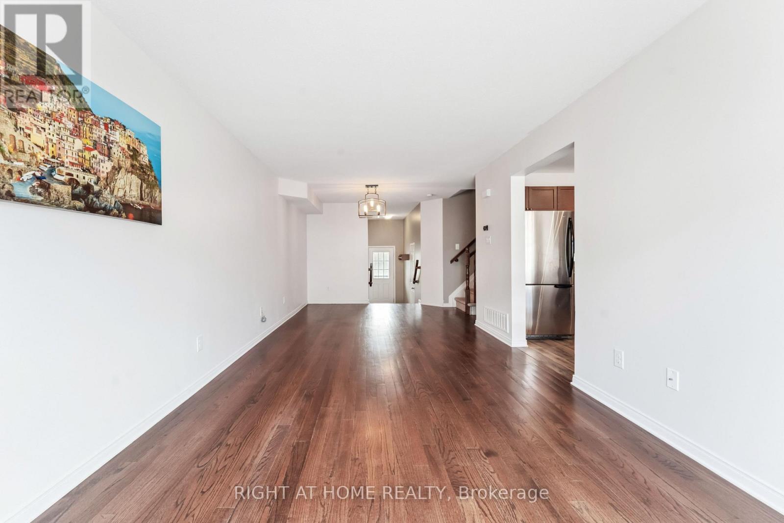 142 Lokoya Street, Ottawa, Ontario  K2S 0J4 - Photo 3 - X12502464