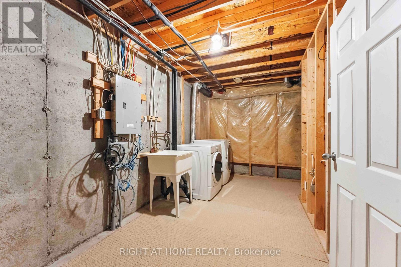 142 Lokoya Street, Ottawa, Ontario  K2S 0J4 - Photo 31 - X12502464