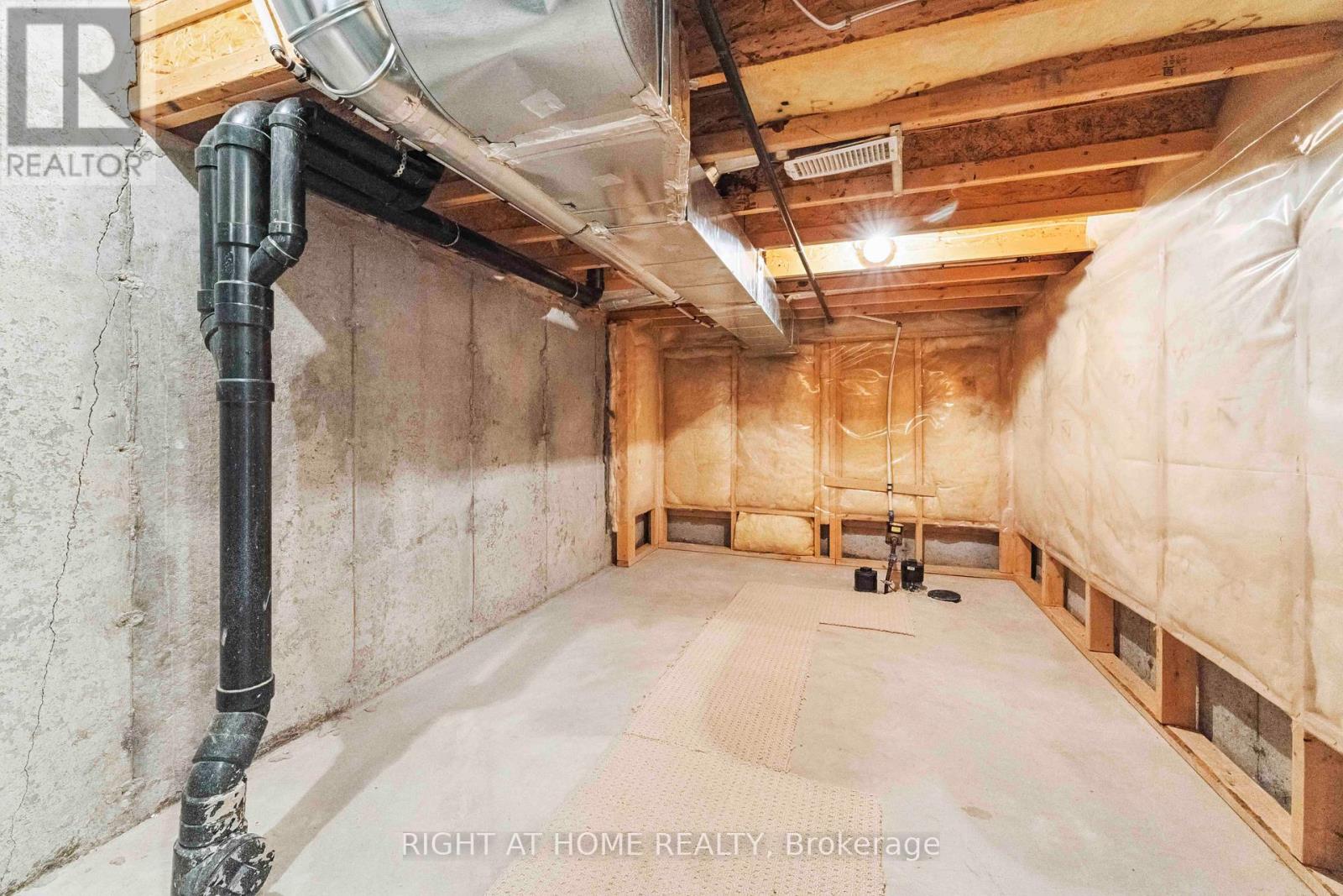 142 Lokoya Street, Ottawa, Ontario  K2S 0J4 - Photo 32 - X12502464