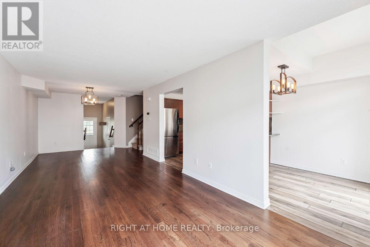 142 Lokoya Street, Ottawa, Ontario  K2S 0J4 - Photo 4 - X12502464