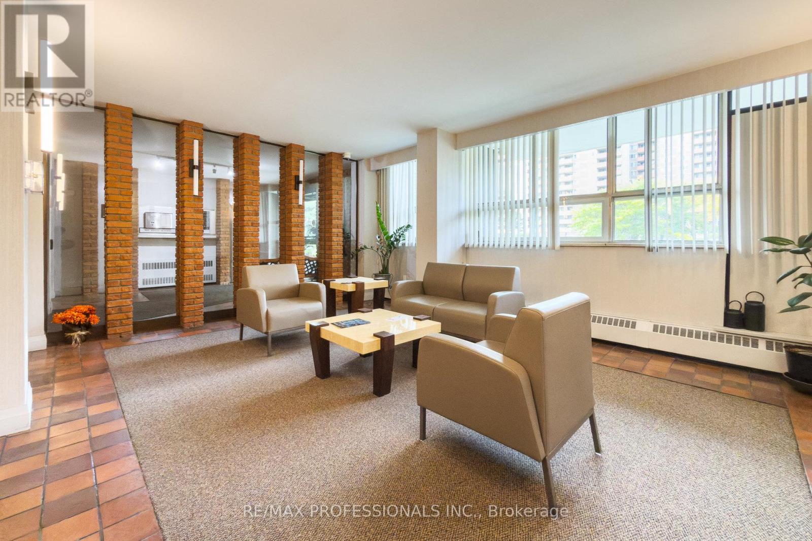 907 - 151 La Rose Avenue, Toronto, Ontario  M9P 1B3 - Photo 3 - W12498946