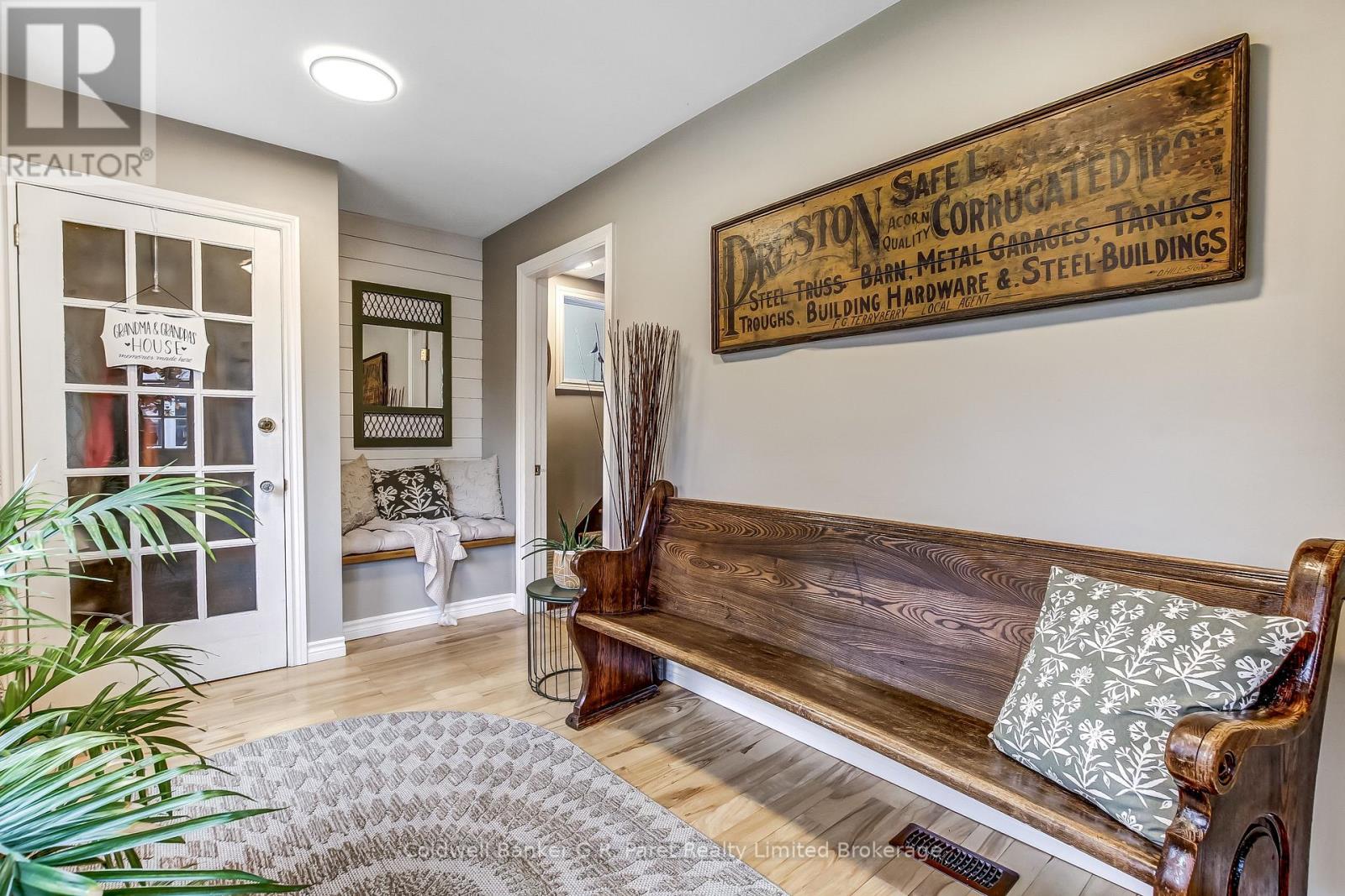 93 King Lane, Norfolk, Ontario  N3Y 3Z6 - Photo 2 - X12502436