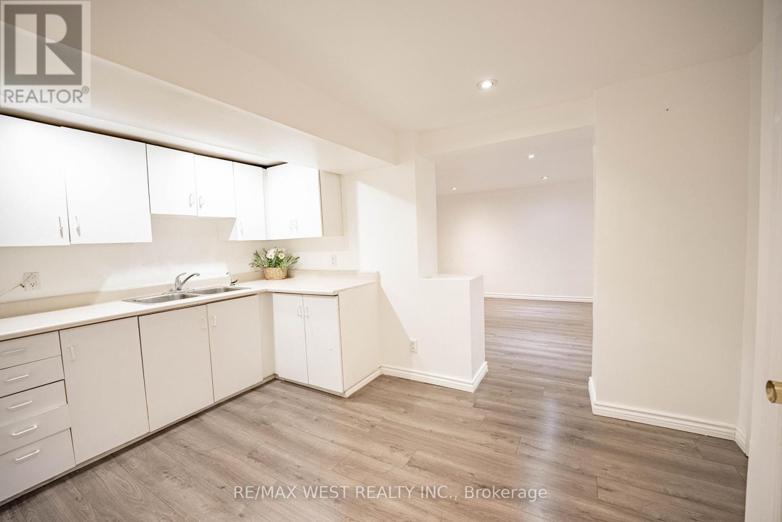 Basement - 235 Pleasant Avenue, Toronto, Ontario  M2M 1M6 - Photo 4 - C12502218