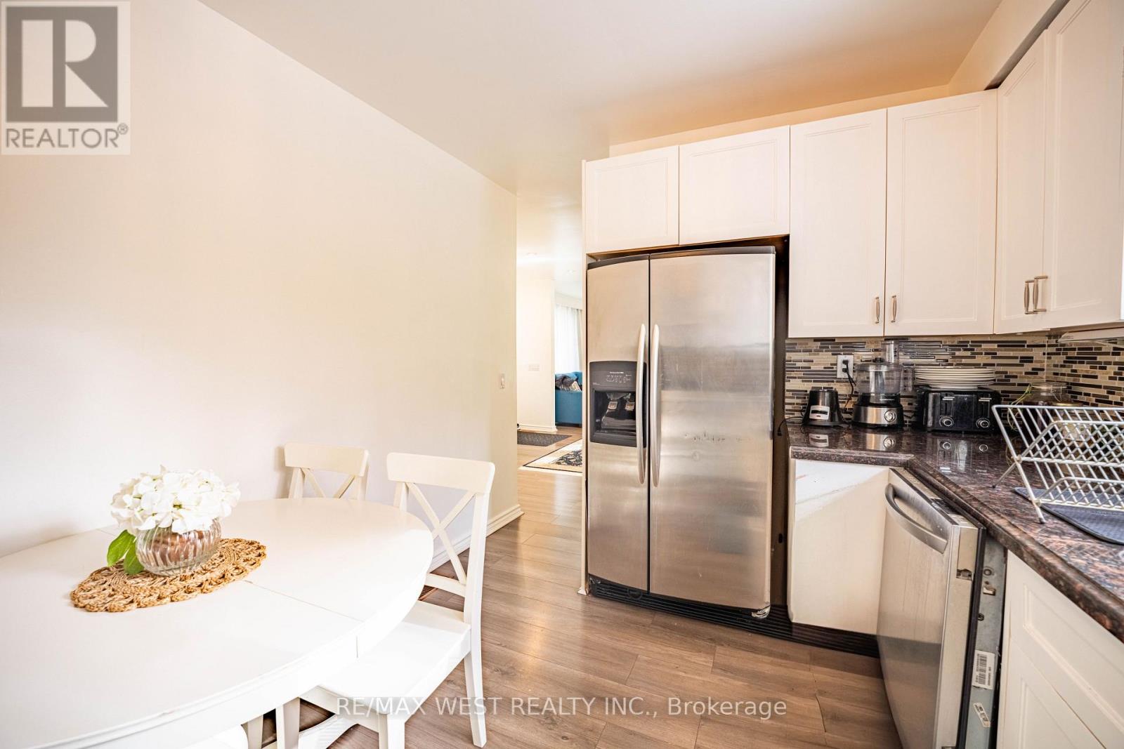 Upper - 235 Pleasant Avenue, Toronto, Ontario  M2M 1M6 - Photo 10 - C12502224