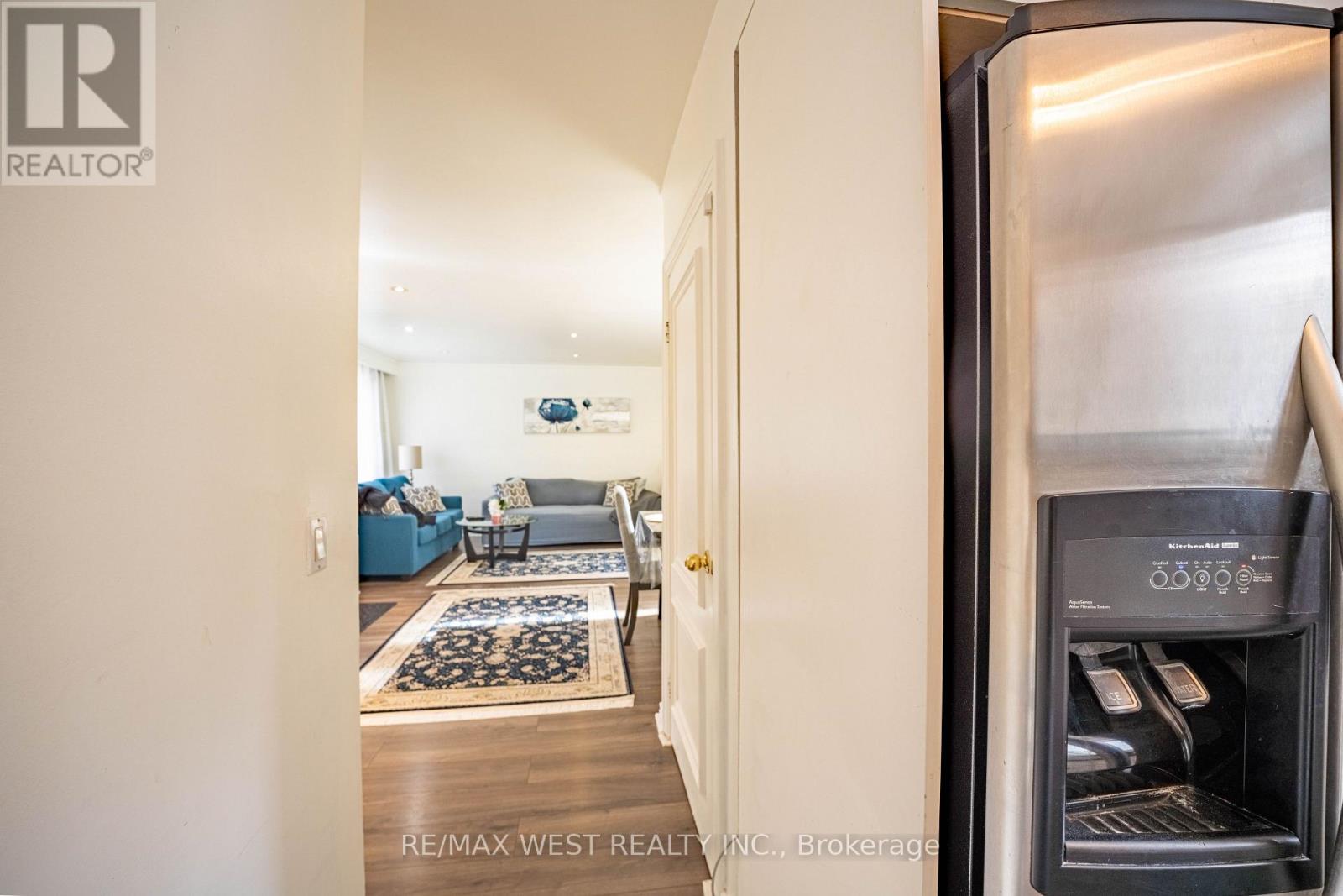 Upper - 235 Pleasant Avenue, Toronto, Ontario  M2M 1M6 - Photo 12 - C12502224