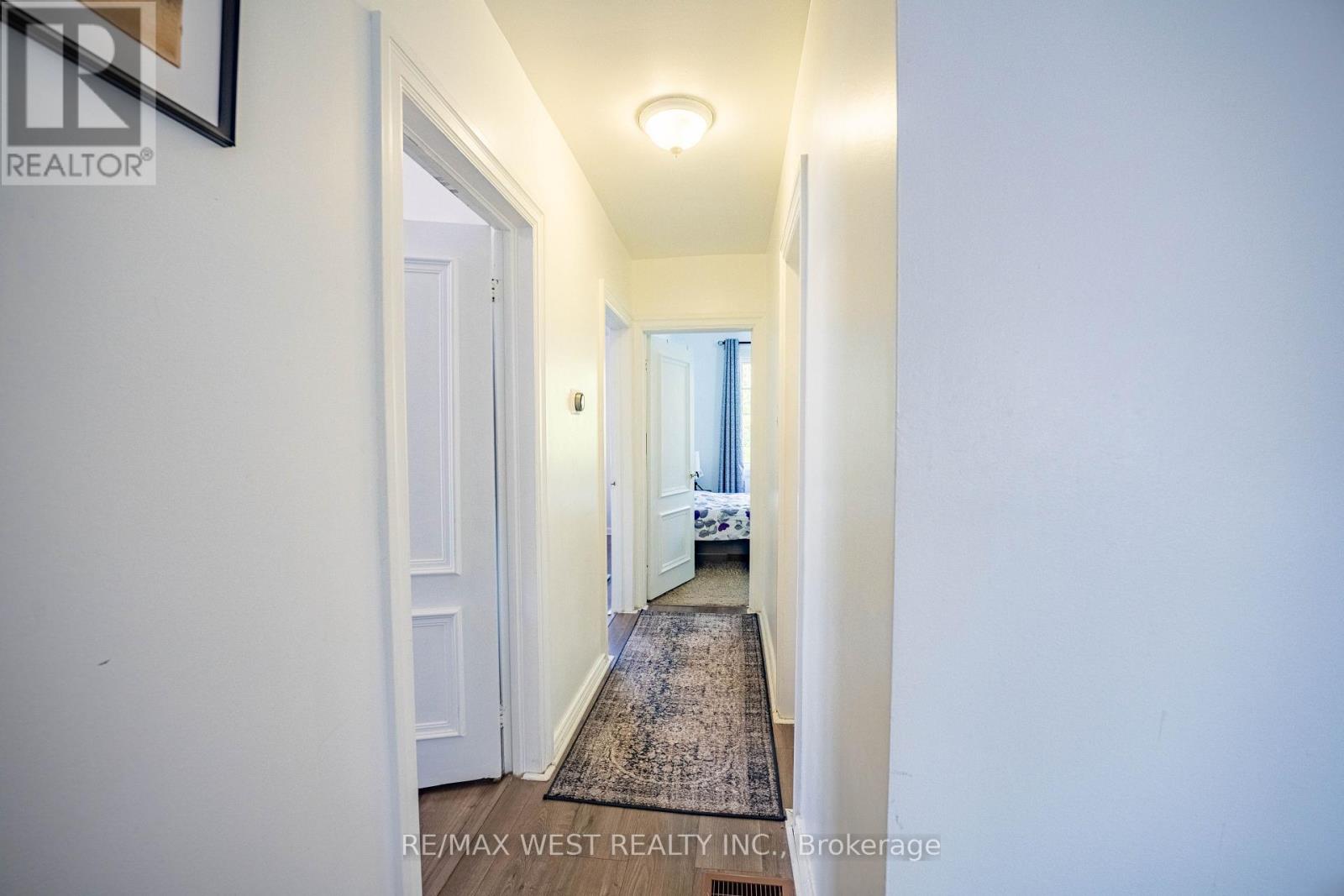 Upper - 235 Pleasant Avenue, Toronto, Ontario  M2M 1M6 - Photo 14 - C12502224