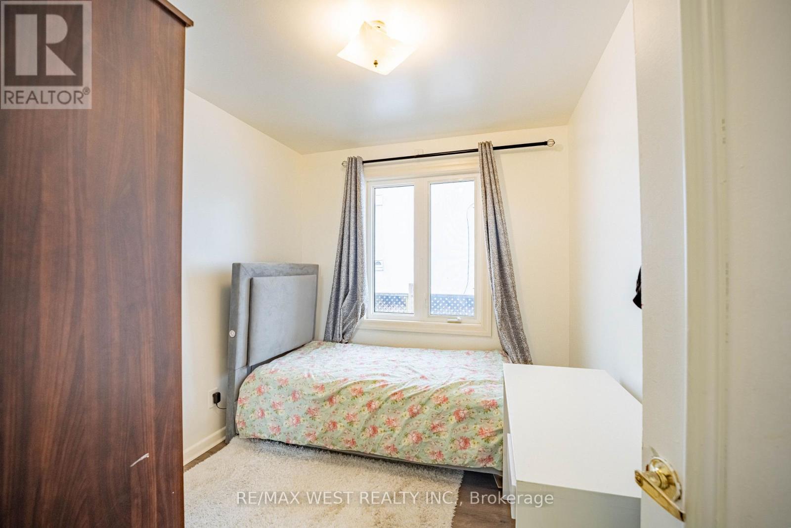Upper - 235 Pleasant Avenue, Toronto, Ontario  M2M 1M6 - Photo 15 - C12502224