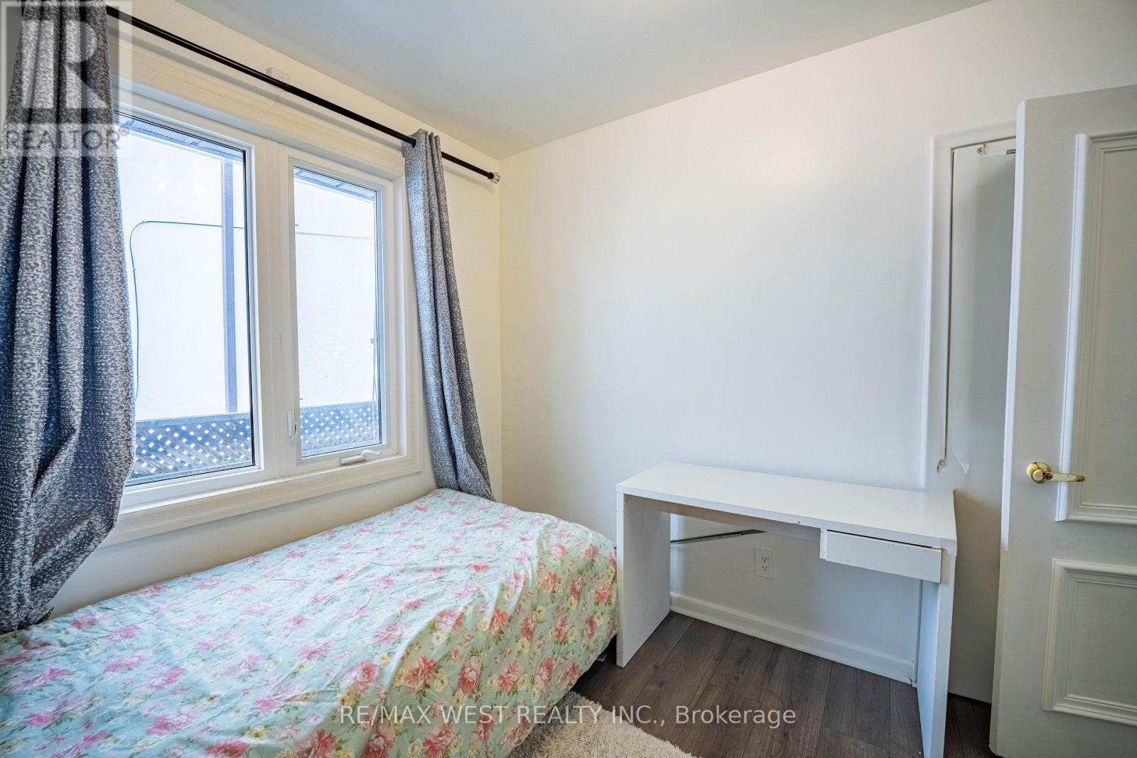 Upper - 235 Pleasant Avenue, Toronto, Ontario  M2M 1M6 - Photo 16 - C12502224