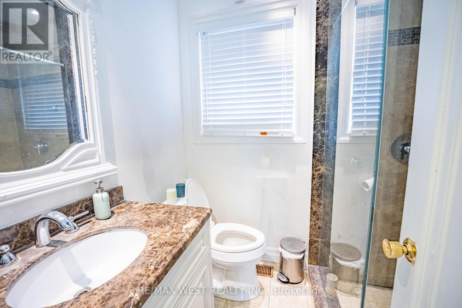Upper - 235 Pleasant Avenue, Toronto, Ontario  M2M 1M6 - Photo 22 - C12502224