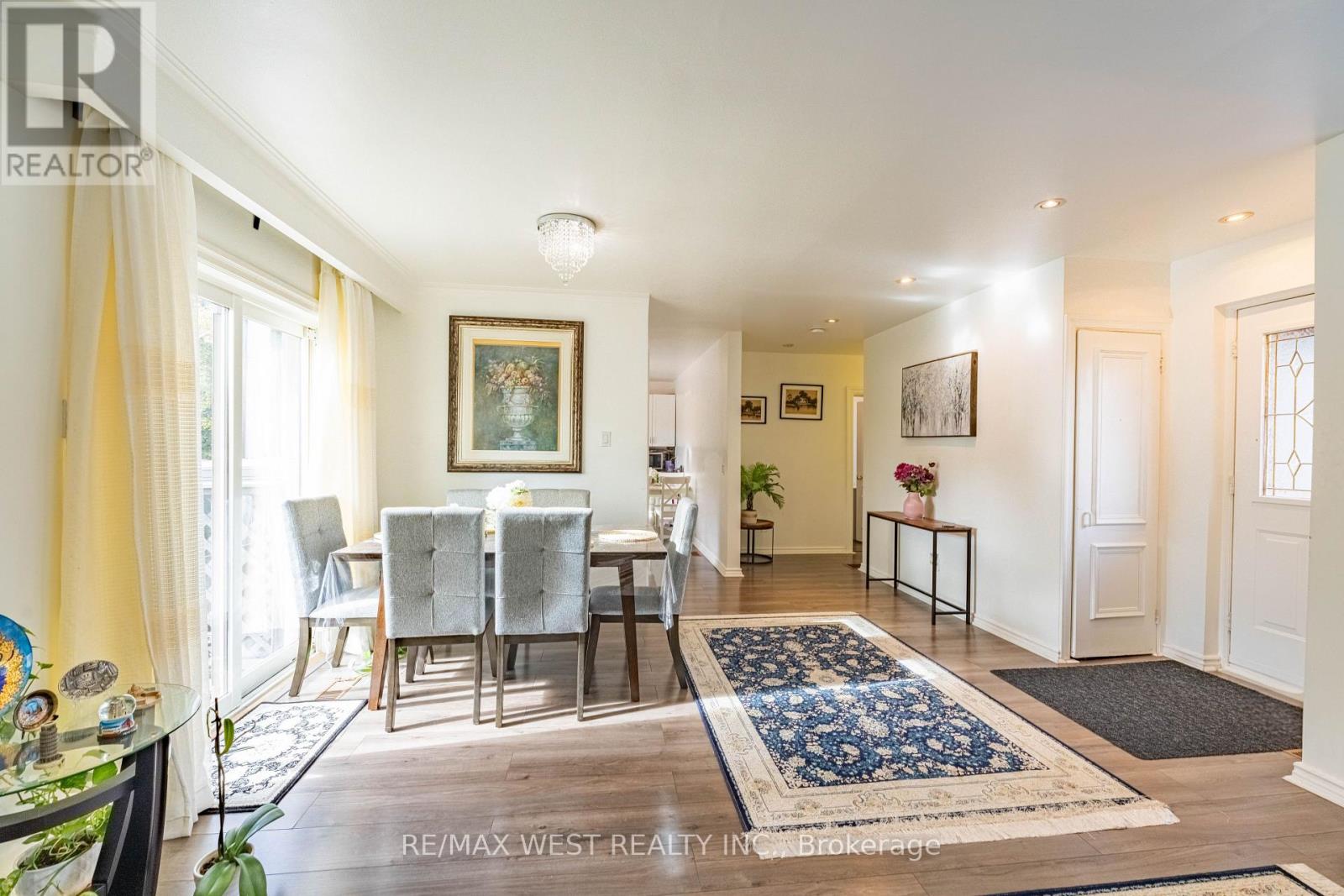 Upper - 235 Pleasant Avenue, Toronto, Ontario  M2M 1M6 - Photo 6 - C12502224