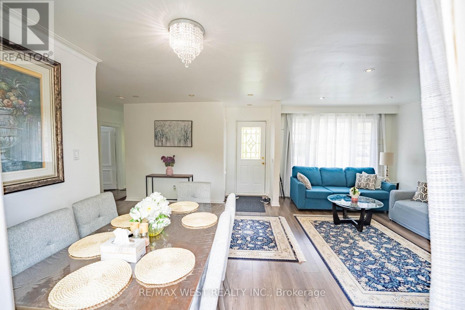 Upper - 235 Pleasant Avenue, Toronto, Ontario  M2M 1M6 - Photo 7 - C12502224