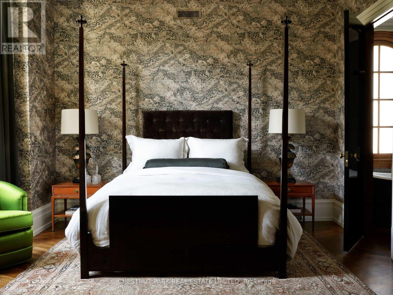 10 Shorncliffe Avenue, Toronto, Ontario  M4V 1T1 - Photo 18 - C12502300