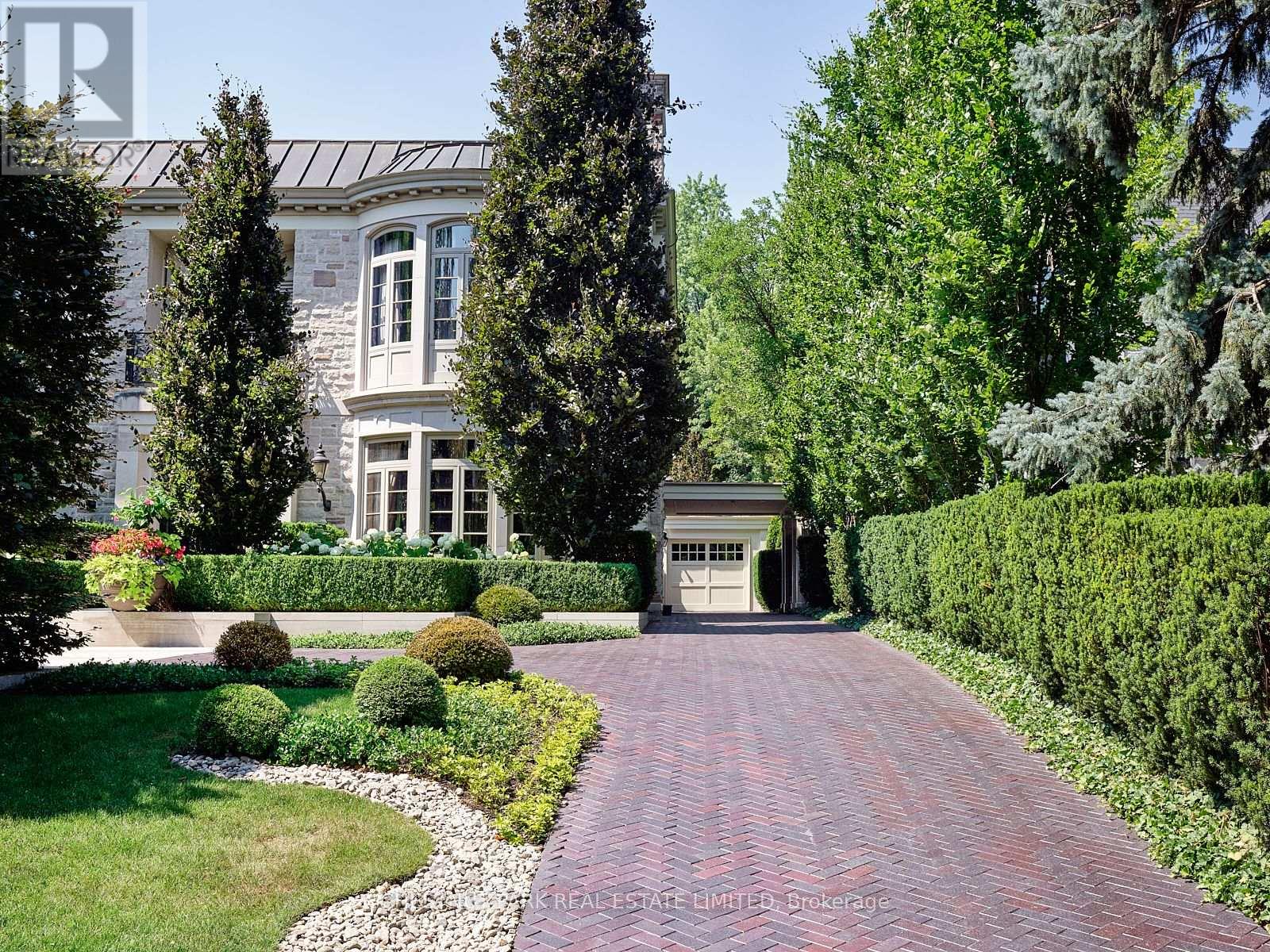 10 Shorncliffe Avenue, Toronto, Ontario  M4V 1T1 - Photo 38 - C12502300