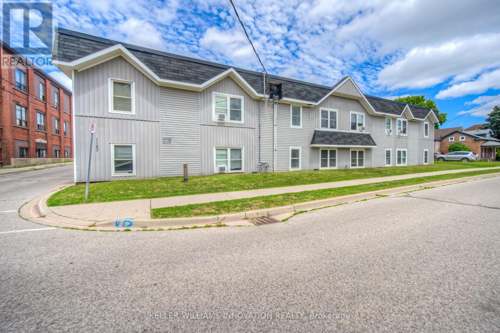 1123 Queenston Road, Cambridge, Ontario  N3H 3L1 - Photo 3 - X12270981