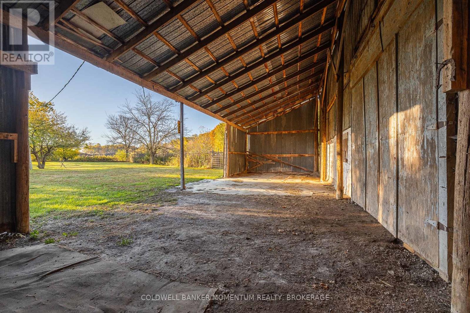 1050 Turner Road, Thorold (Port Robinson), Ontario  L2H 2Y6 - Photo 31 - X12502314