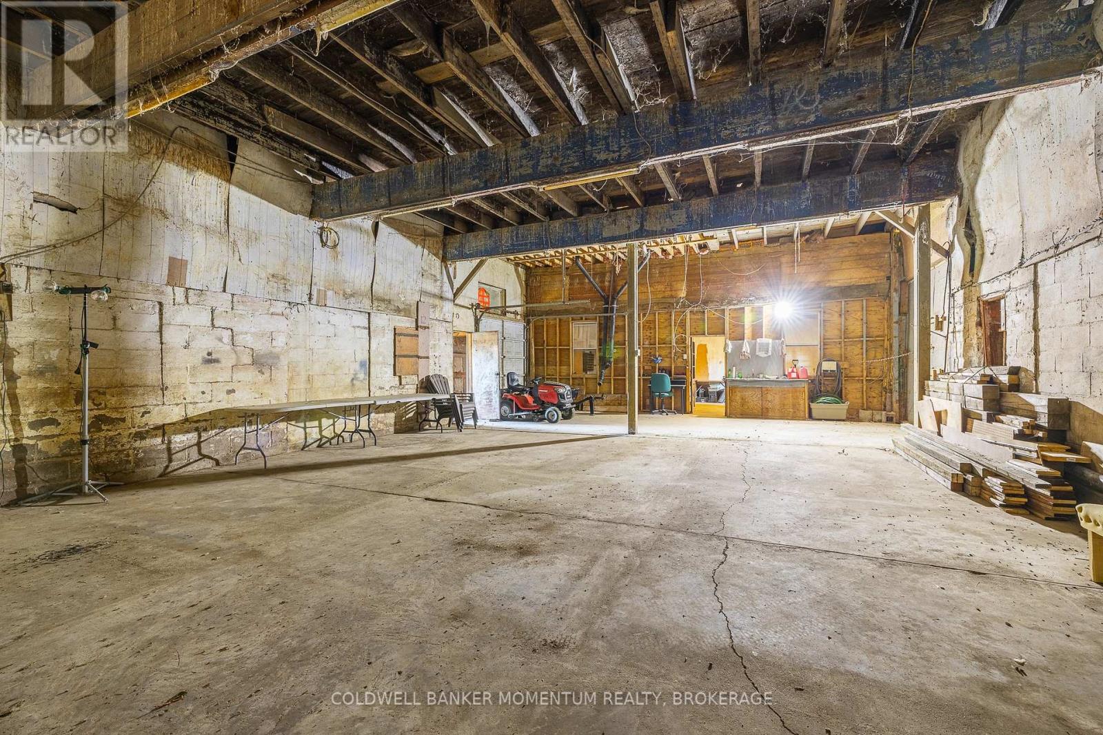 1050 Turner Road, Thorold (Port Robinson), Ontario  L2H 2Y6 - Photo 36 - X12502314