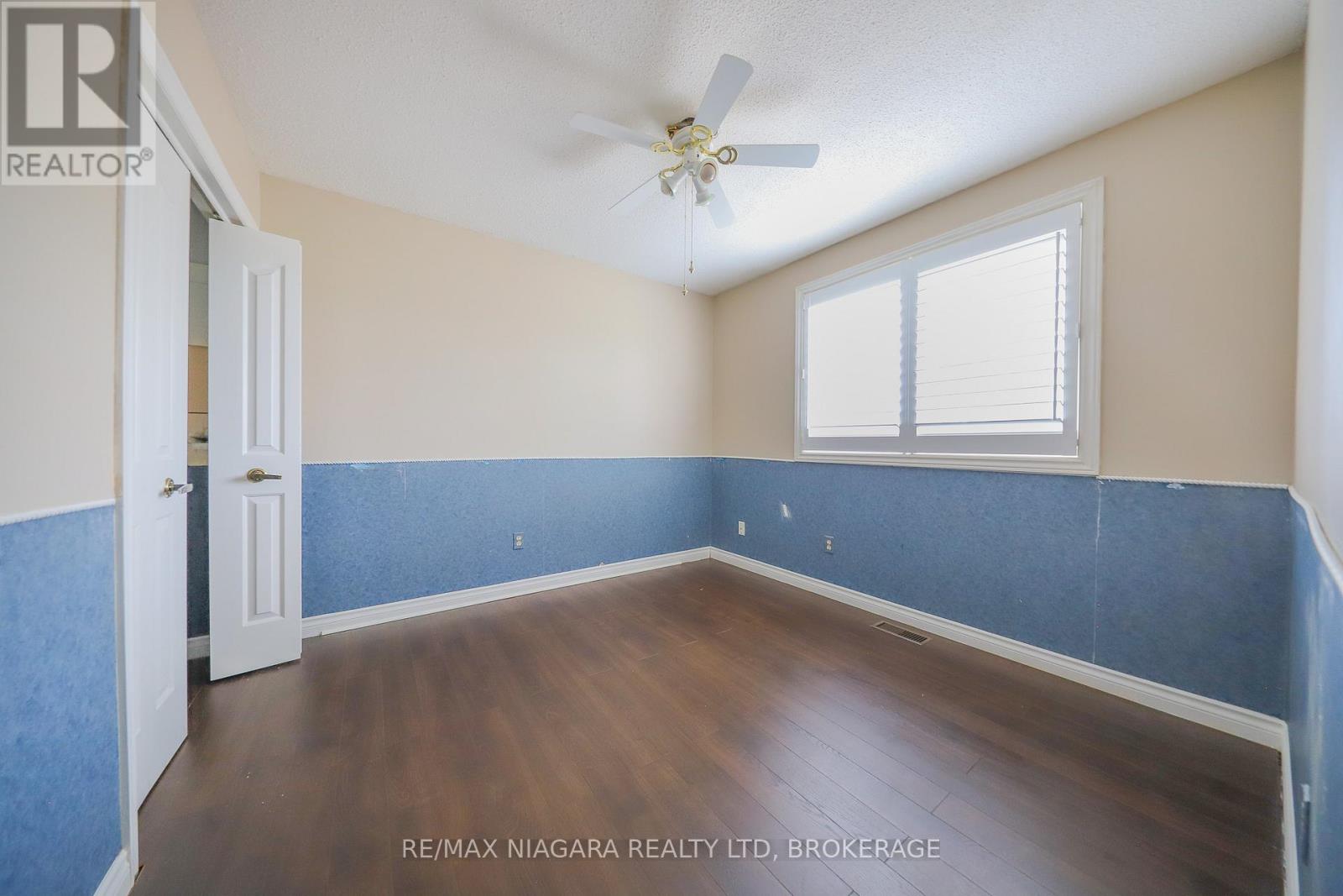 19 Elderwood Drive, St. Catharines (Grapeview), Ontario  L2S 3E5 - Photo 17 - X12502336