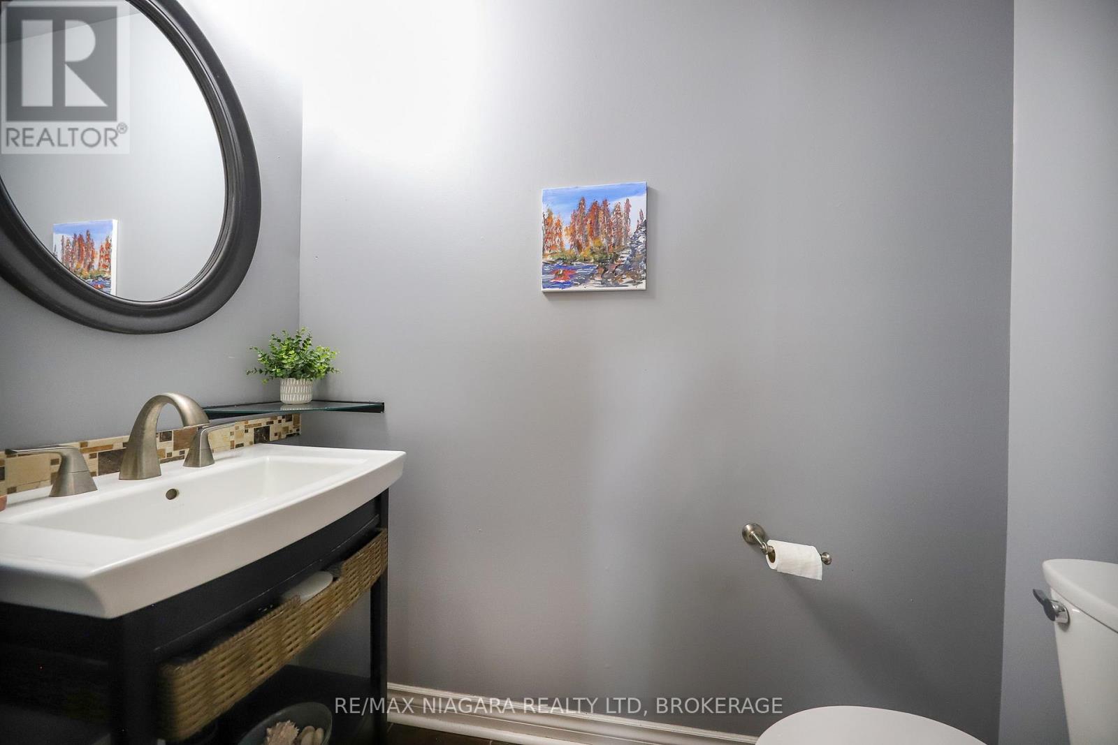 19 Elderwood Drive, St. Catharines (Grapeview), Ontario  L2S 3E5 - Photo 18 - X12502336