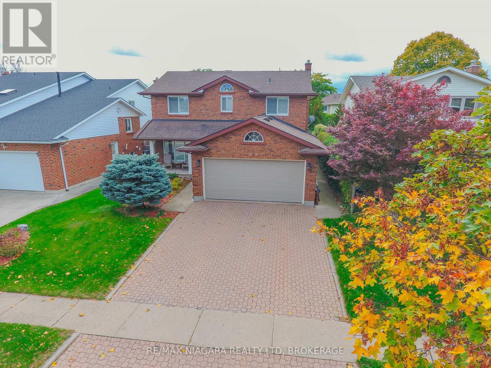 19 Elderwood Drive, St. Catharines (Grapeview), Ontario  L2S 3E5 - Photo 2 - X12502336