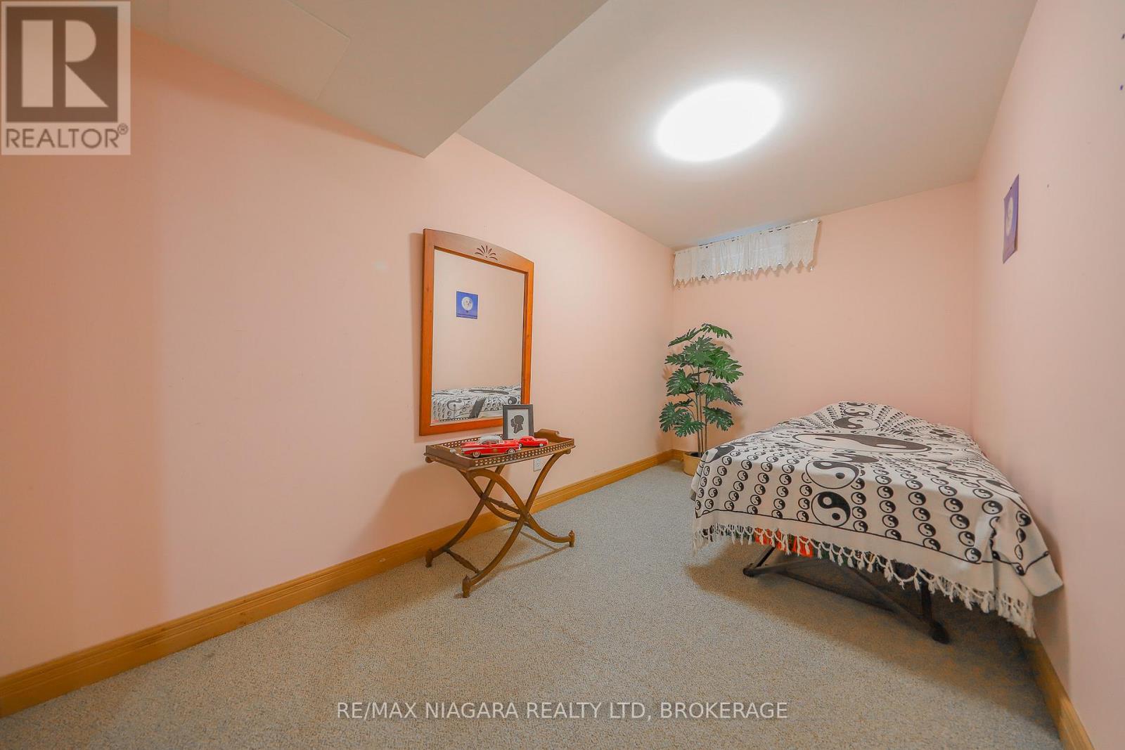 19 Elderwood Drive, St. Catharines (Grapeview), Ontario  L2S 3E5 - Photo 20 - X12502336