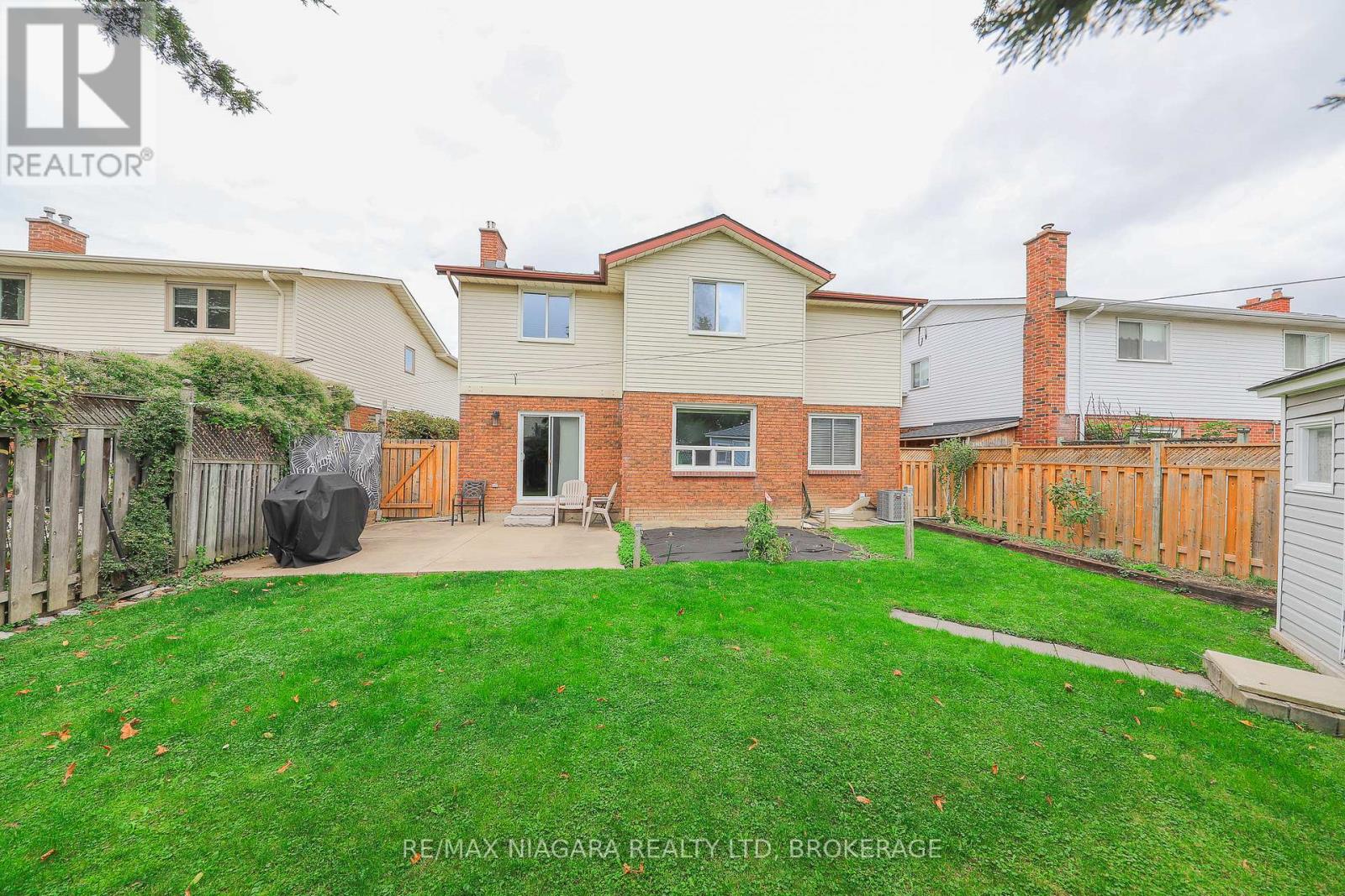 19 Elderwood Drive, St. Catharines (Grapeview), Ontario  L2S 3E5 - Photo 25 - X12502336