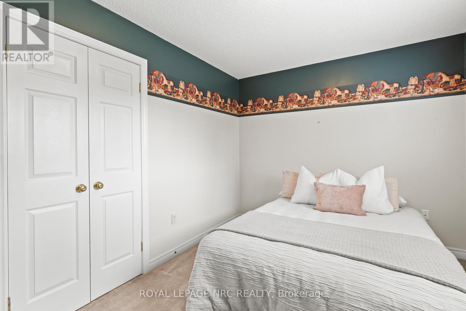 38 Baker Road S, Grimsby (Grimsby East), Ontario  L3M 5H6 - Photo 15 - X12502404